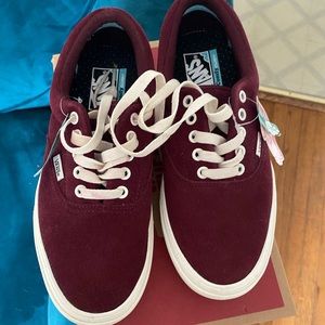 NWT Burgundy Vans Comfycush Era Freshman shoes